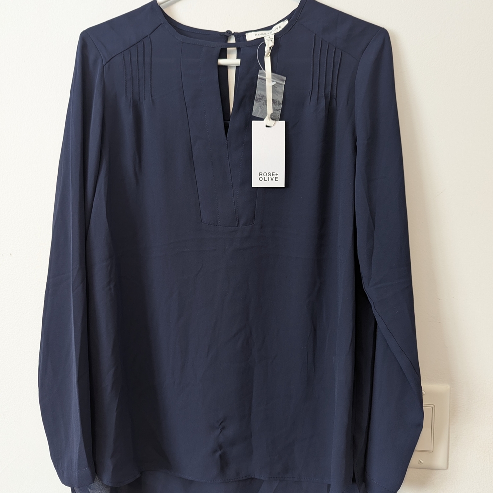 Rose & Olive Women's Navy Top